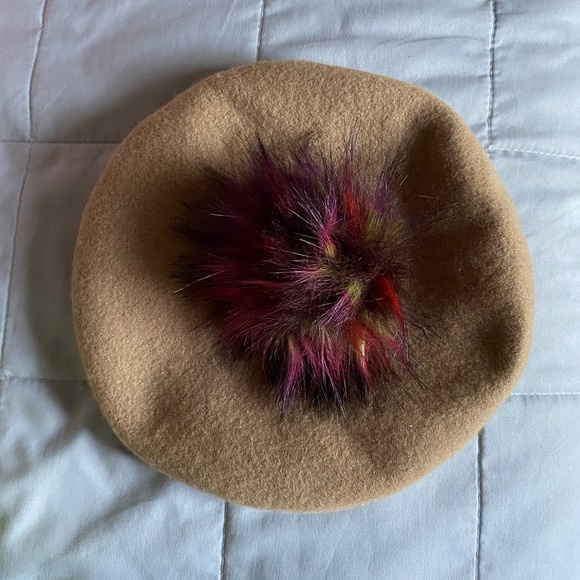 Forever 21 Accessories - FOREVER21 beige beret